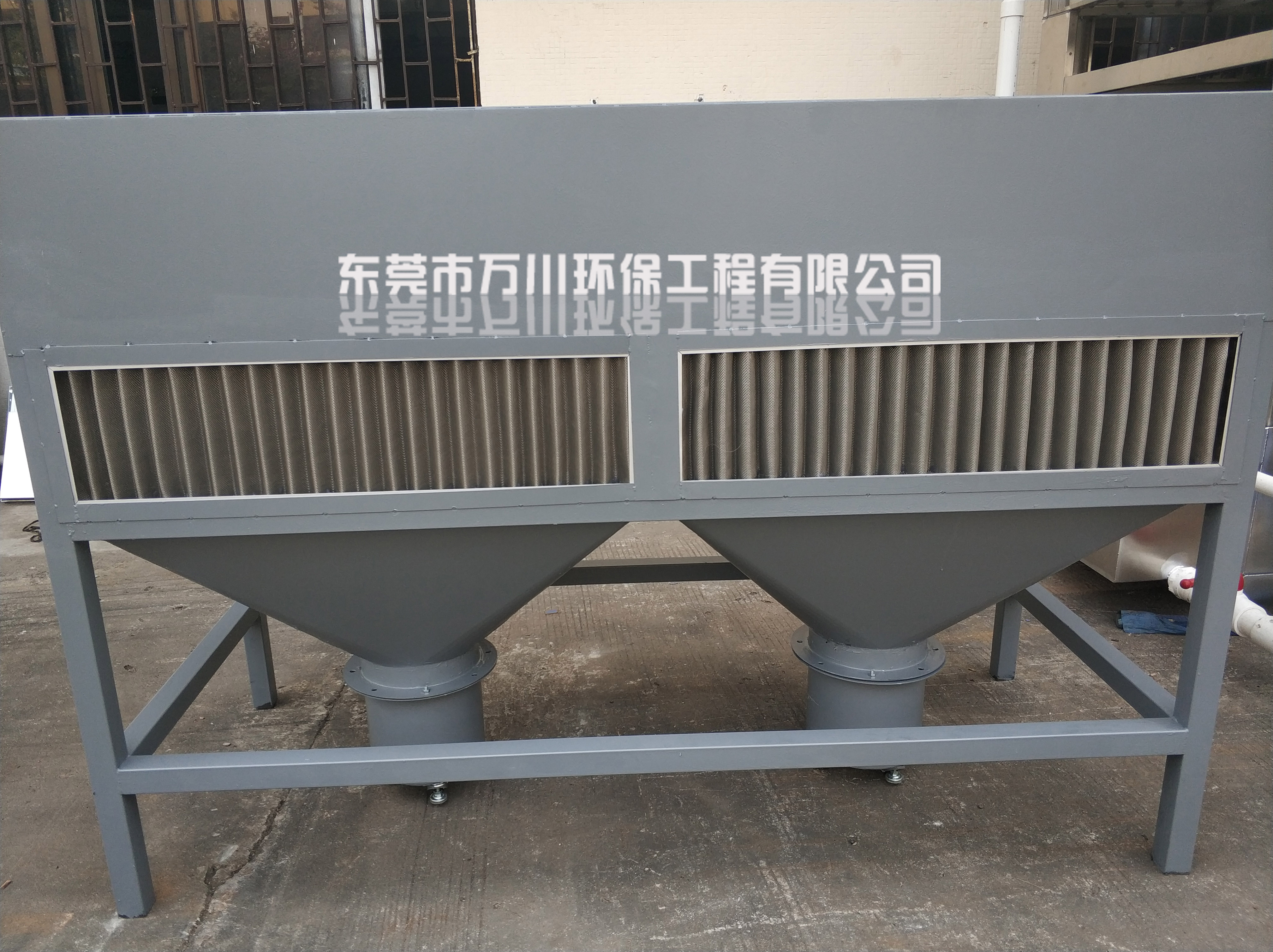 五金廠切割工作臺(tái)